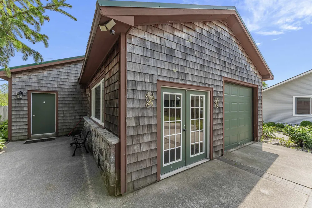 9390 S Lake Leelanau Drive Elmwood Charter Township, MI 49684