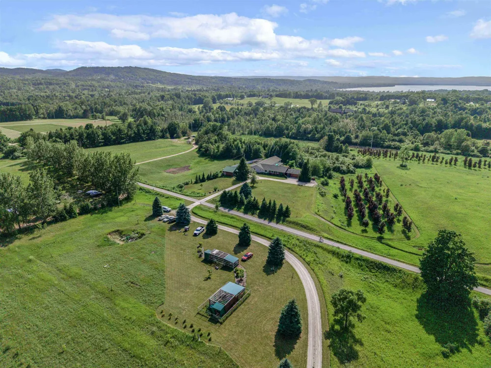 9390 S Lake Leelanau Drive Elmwood Charter Township, MI 49684