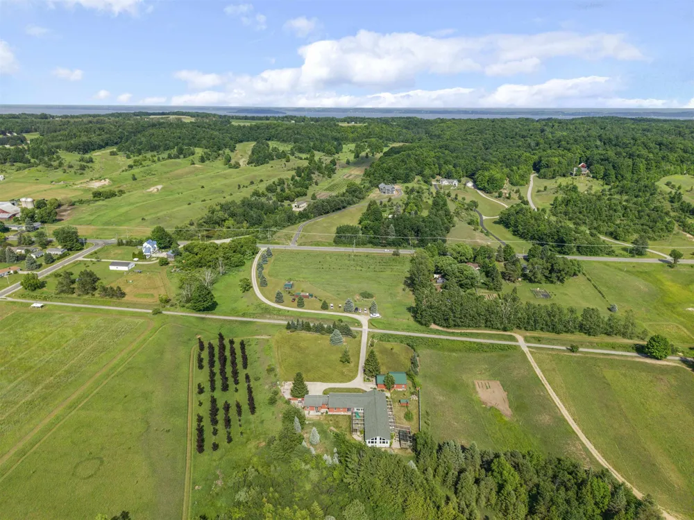 9390 S Lake Leelanau Drive Elmwood Charter Township, MI 49684
