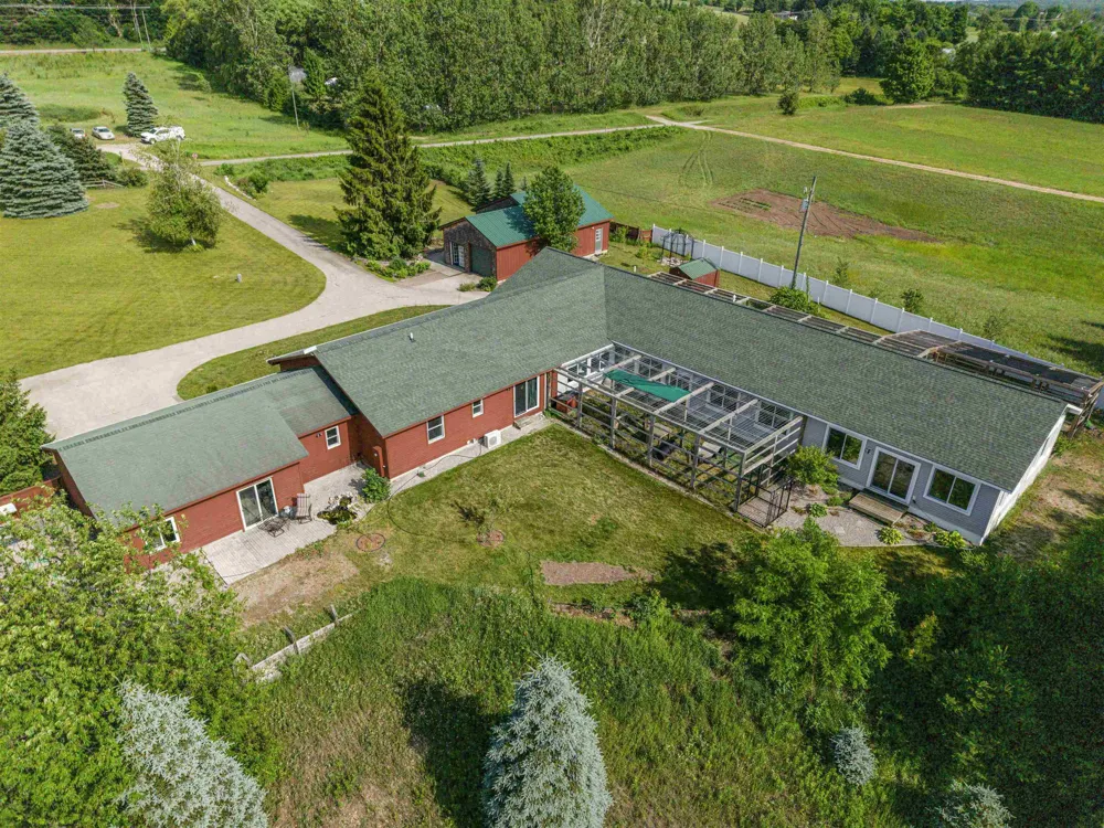 9390 S Lake Leelanau Drive Elmwood Charter Township, MI 49684