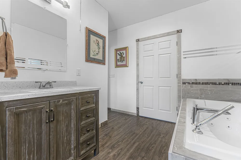 9390 S Lake Leelanau Drive Elmwood Charter Township, MI 49684