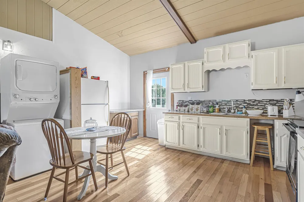 9390 S Lake Leelanau Drive Elmwood Charter Township, MI 49684