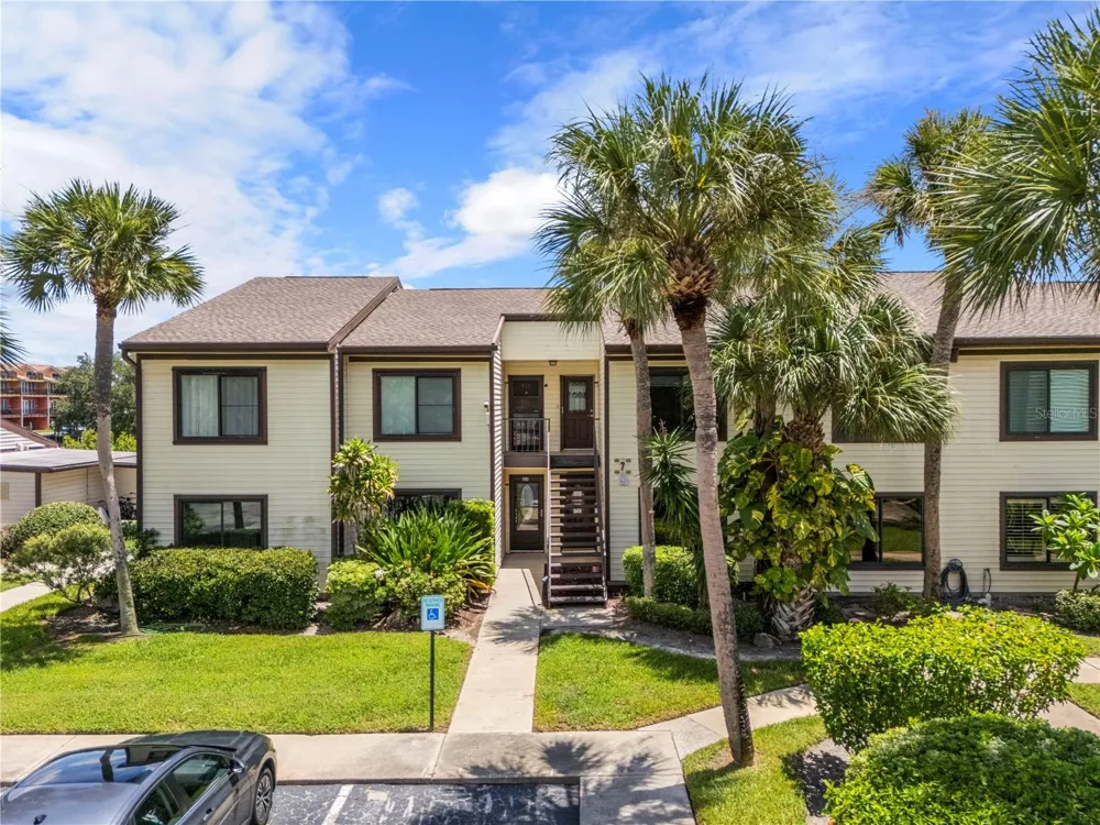 428 MOORINGS COVE DRIVE #7F Tarpon Springs, FL 34689