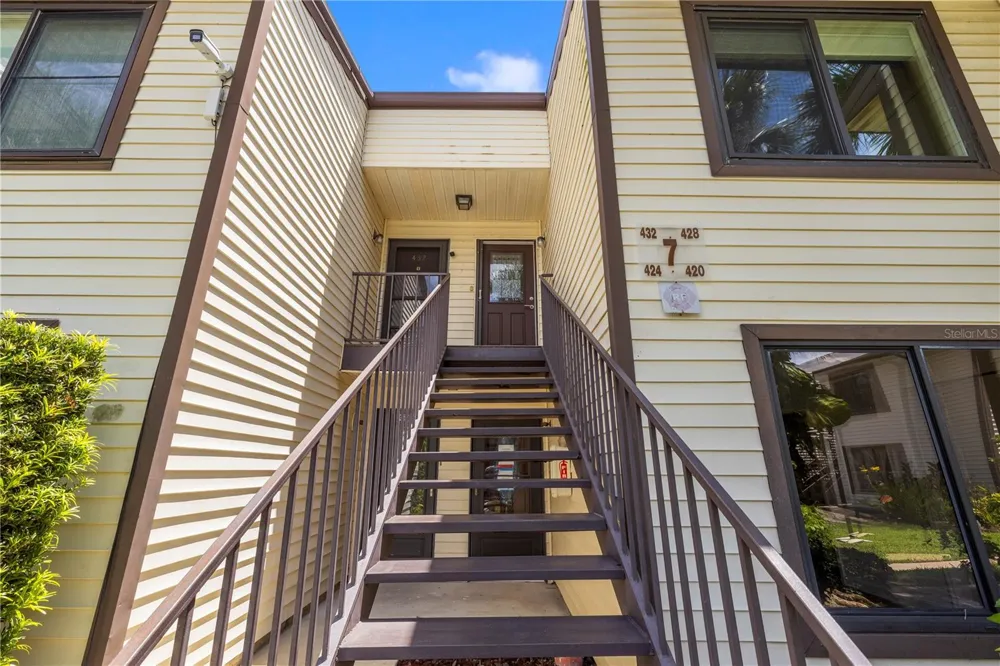 428 MOORINGS COVE DRIVE #7F Tarpon Springs, FL 34689