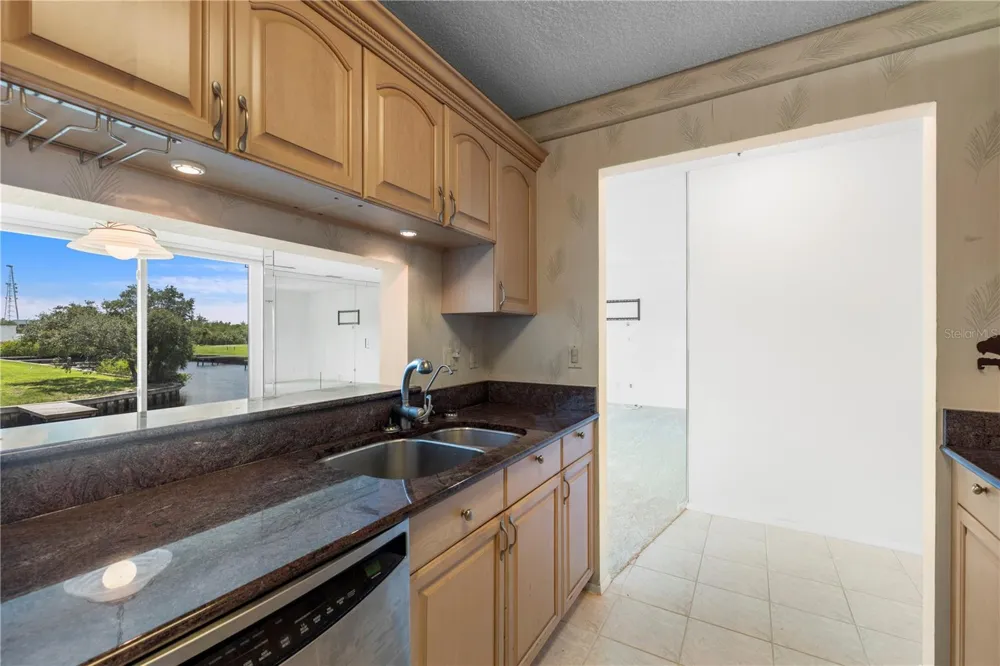 428 MOORINGS COVE DRIVE #7F Tarpon Springs, FL 34689