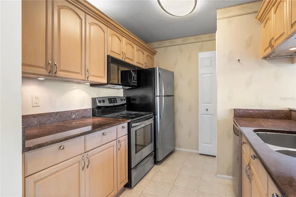 428 MOORINGS COVE DRIVE #7F Tarpon Springs, FL 34689