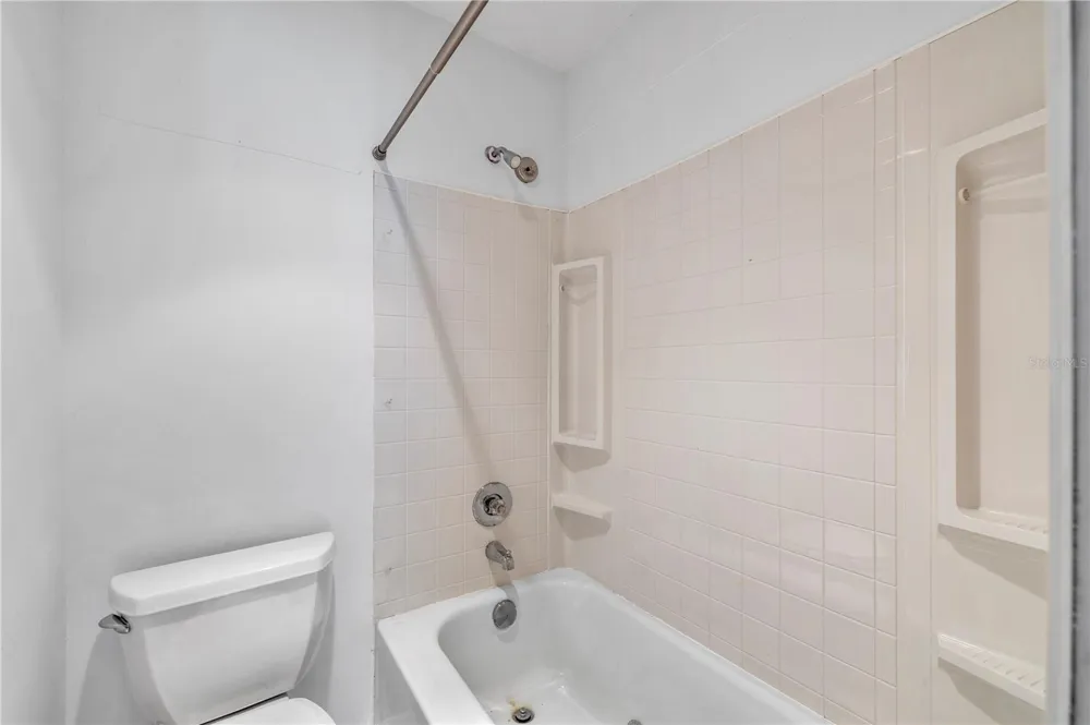 428 MOORINGS COVE DRIVE #7F Tarpon Springs, FL 34689