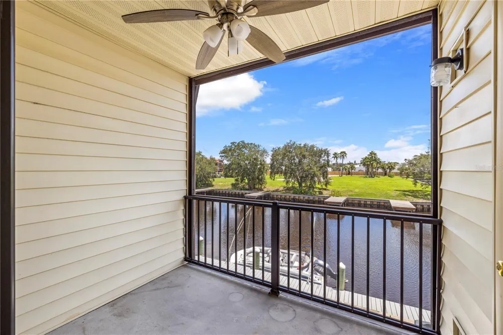 428 MOORINGS COVE DRIVE #7F Tarpon Springs, FL 34689