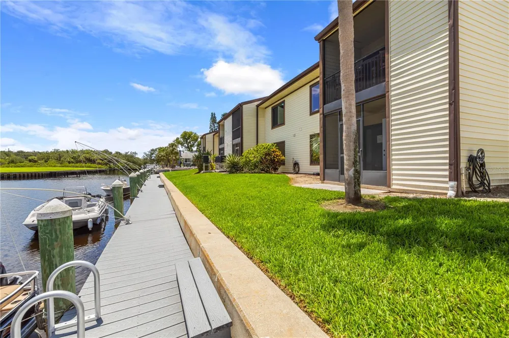 428 MOORINGS COVE DRIVE #7F Tarpon Springs, FL 34689