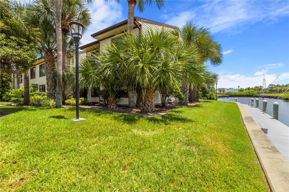 428 MOORINGS COVE DRIVE #7F Tarpon Springs, FL 34689