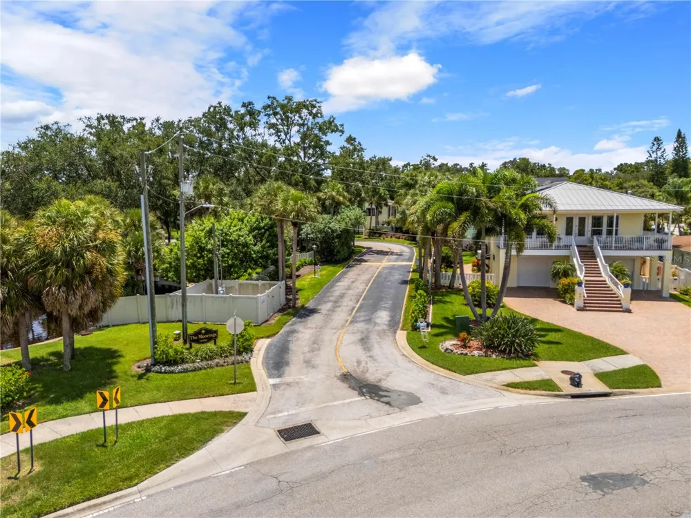 428 MOORINGS COVE DRIVE #7F Tarpon Springs, FL 34689