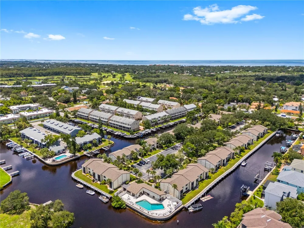 428 MOORINGS COVE DRIVE #7F Tarpon Springs, FL 34689