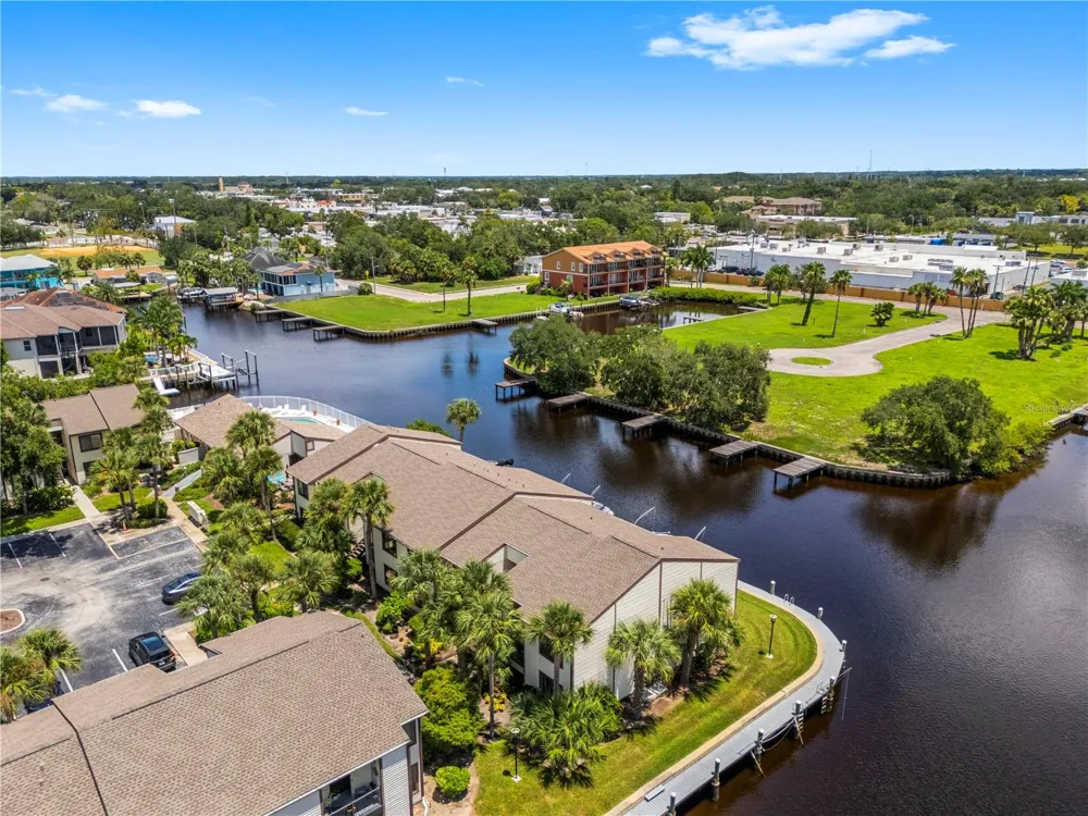428 MOORINGS COVE DRIVE #7F Tarpon Springs, FL 34689