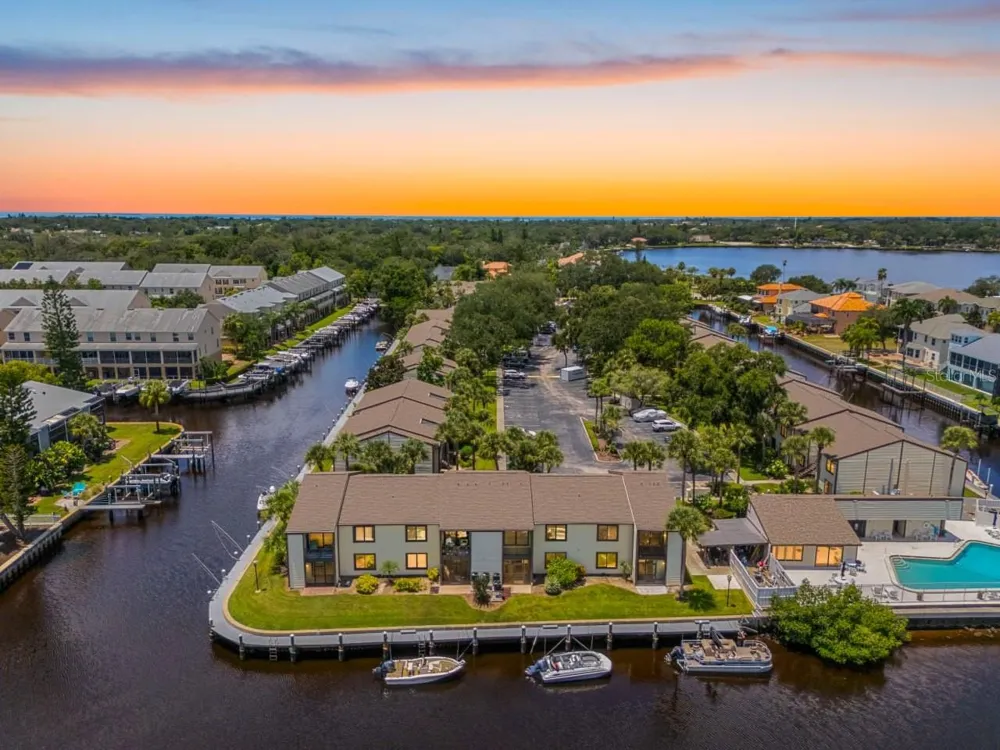 428 MOORINGS COVE DRIVE #7F Tarpon Springs, FL 34689