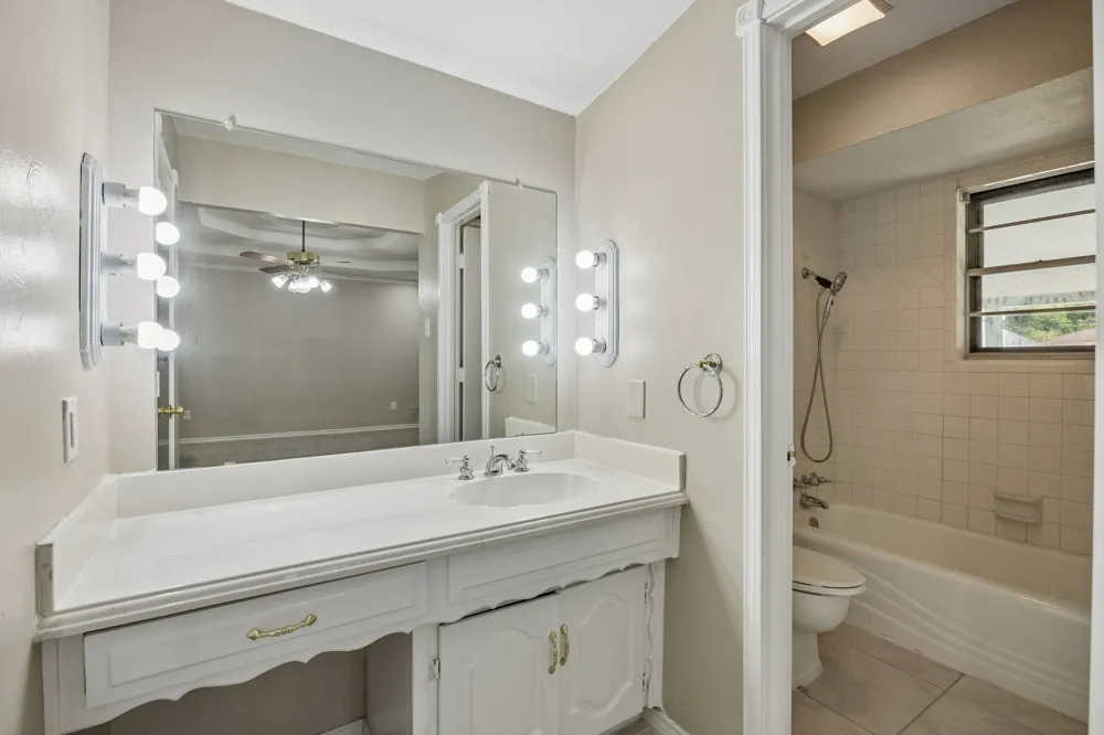 117 Wesley Drive DeSoto, TX 75115