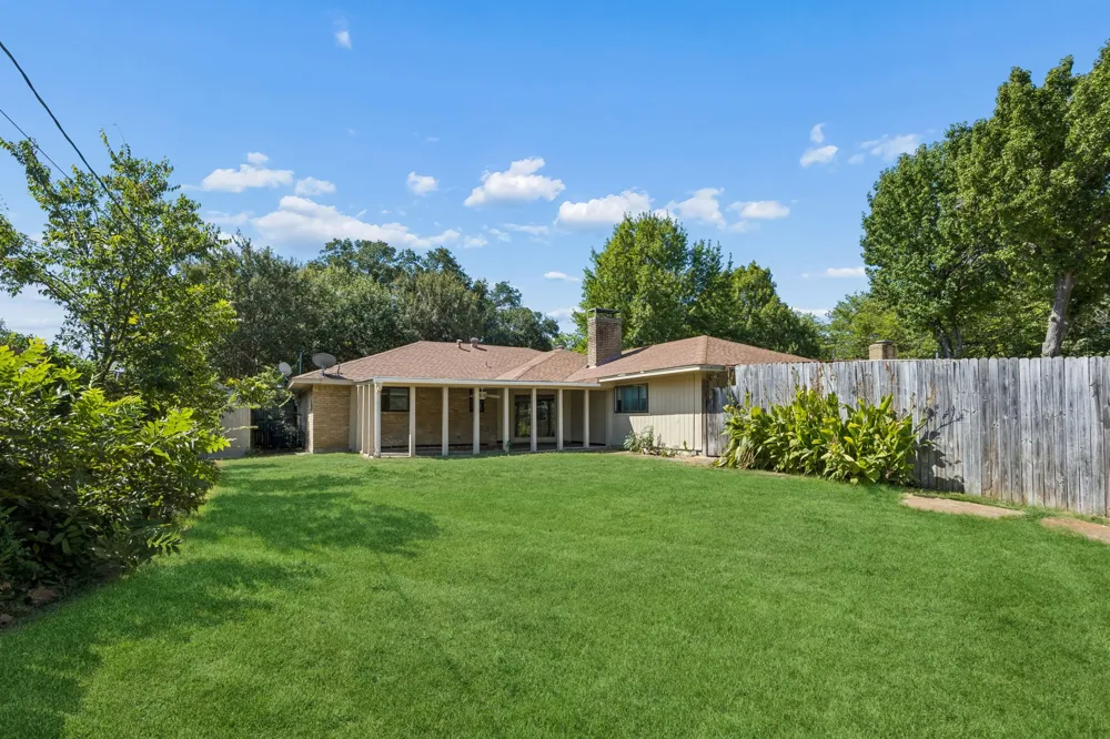 117 Wesley Drive DeSoto, TX 75115