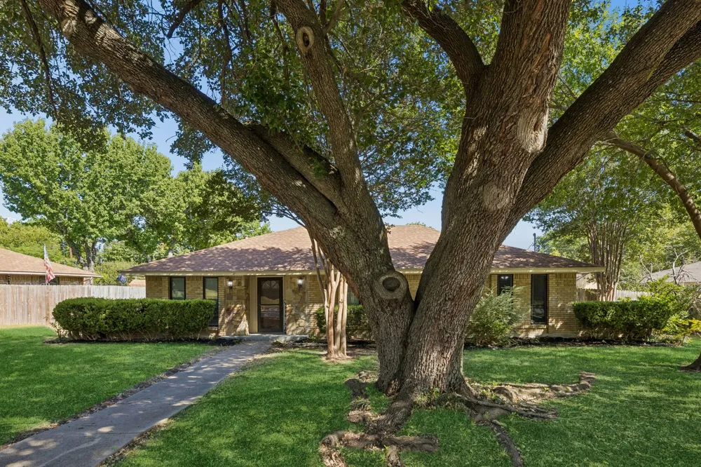 117 Wesley Drive DeSoto, TX 75115