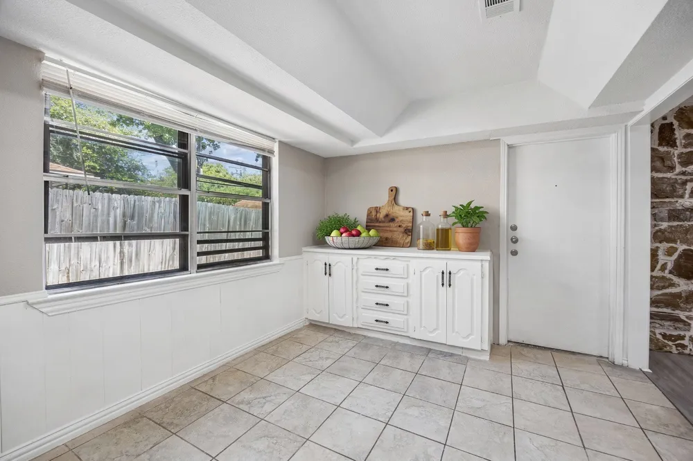 117 Wesley Drive DeSoto, TX 75115