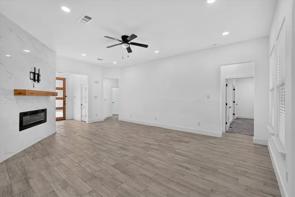114 Dowdy Lane Mabank, TX 75156
