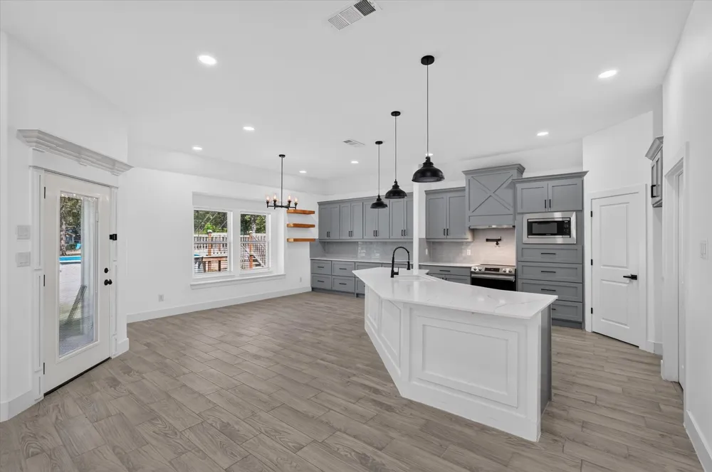 114 Dowdy Lane Mabank, TX 75156