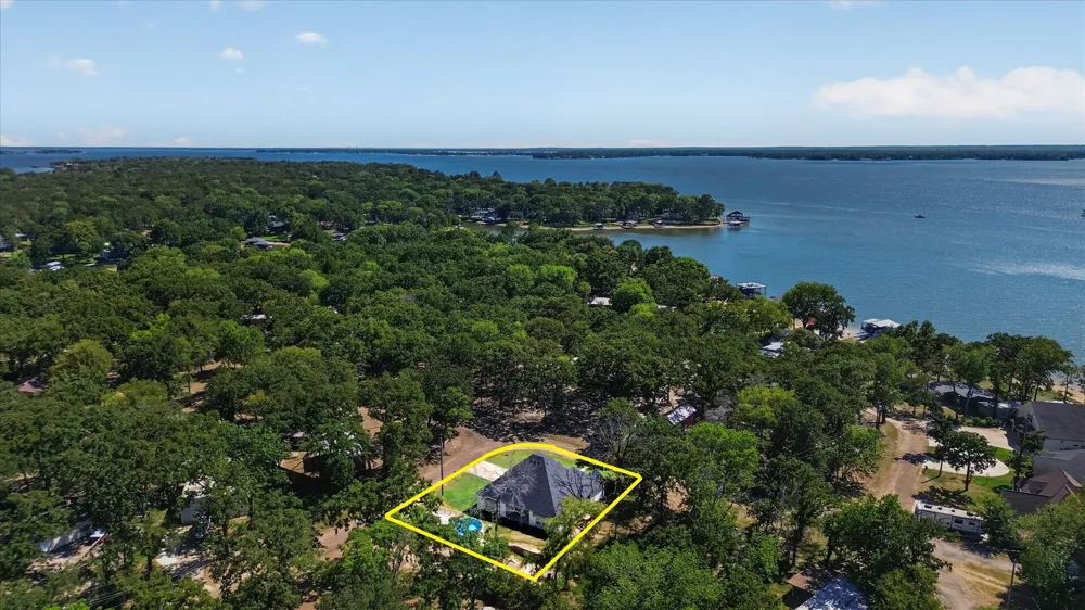 114 Dowdy Lane Mabank, TX 75156