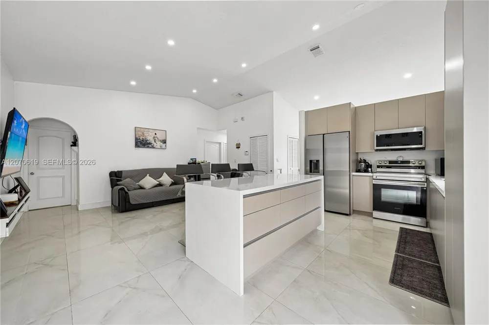 2902 SW 136th Ct Miami, FL 33175
