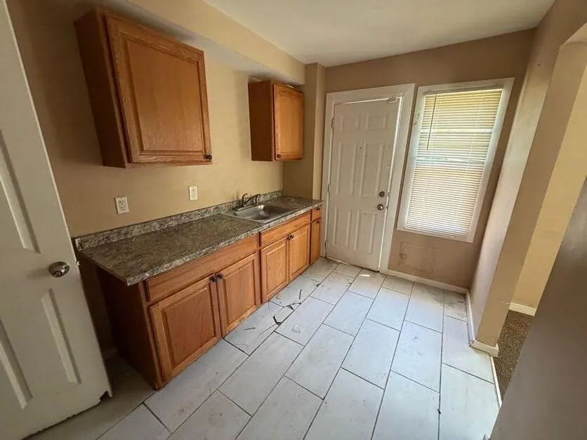 8878 Evergreen Avenue Detroit, MI 48228