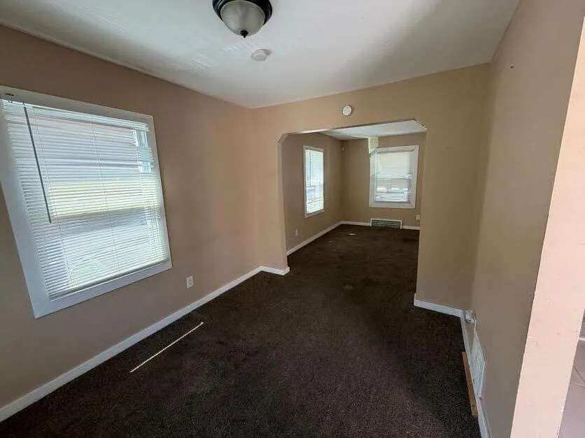 8878 Evergreen Avenue Detroit, MI 48228