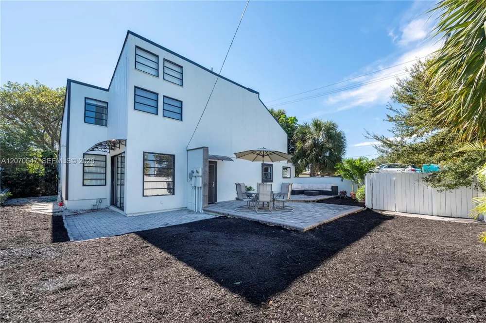 1501 NE 24th St #1 Wilton Manors, FL 33305