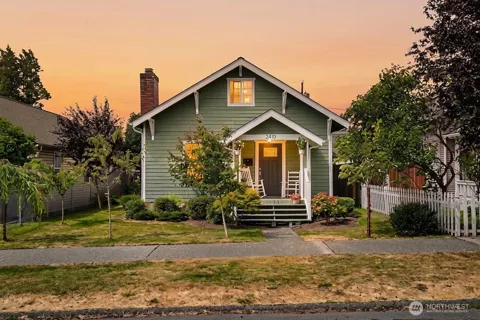 2410 Highland Avenue