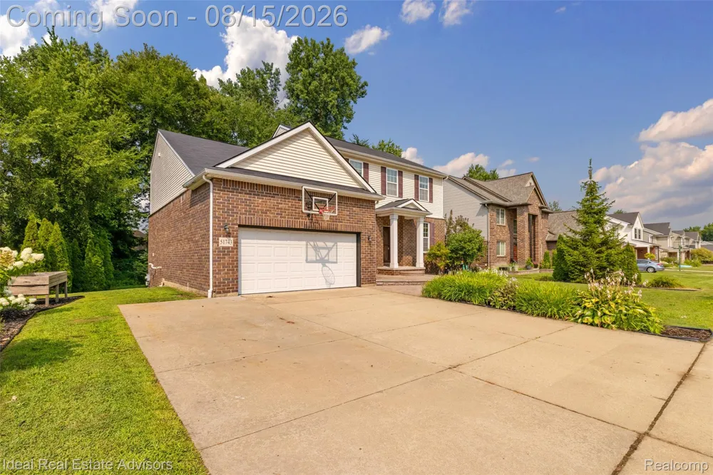 51743 Leshan Drive Chesterfield Township, MI 48047