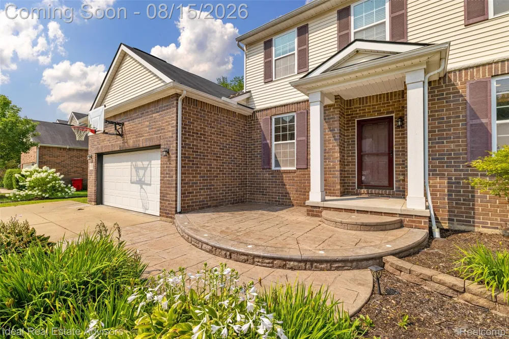 51743 Leshan Drive Chesterfield Township, MI 48047