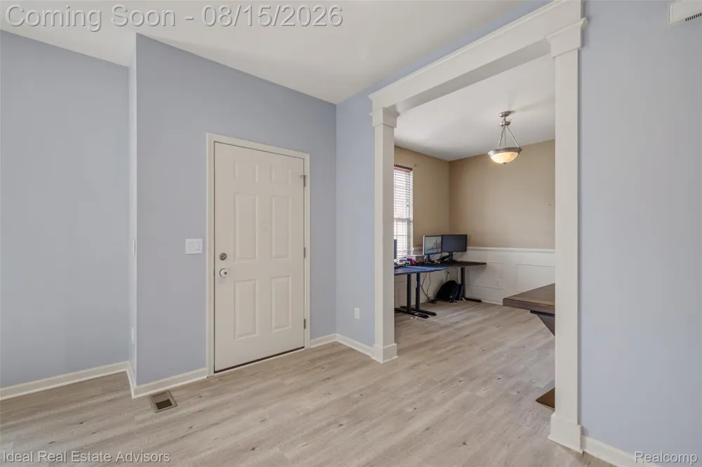 51743 Leshan Drive Chesterfield Township, MI 48047