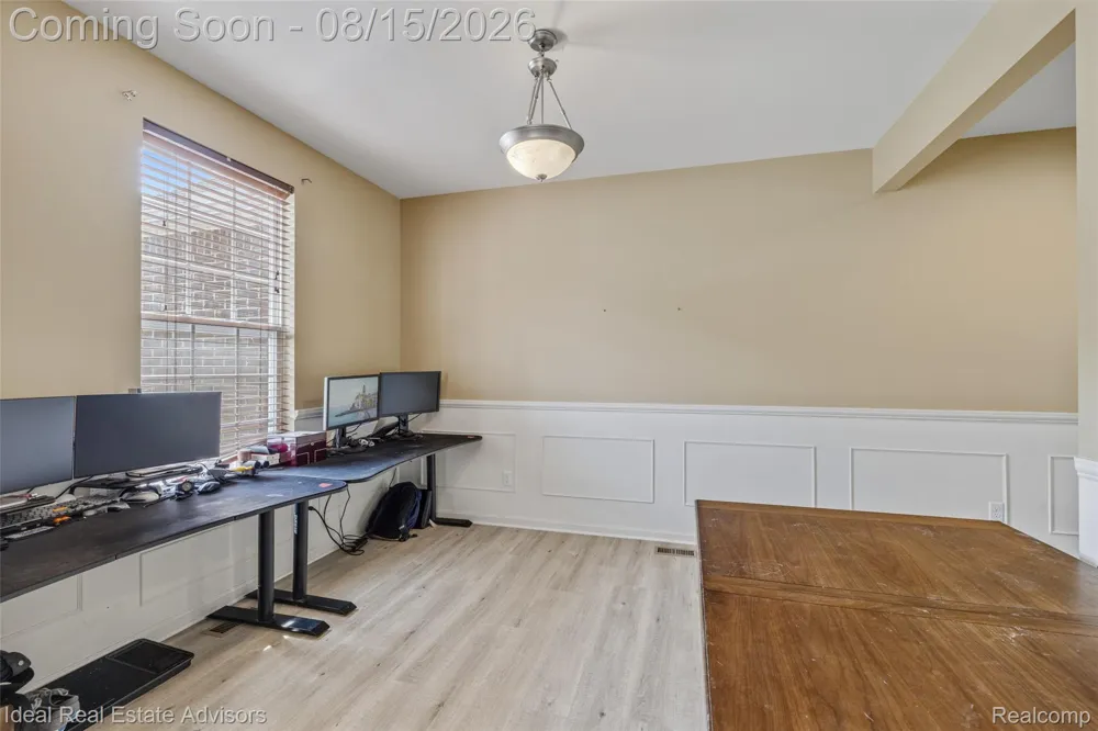 51743 Leshan Drive Chesterfield Township, MI 48047