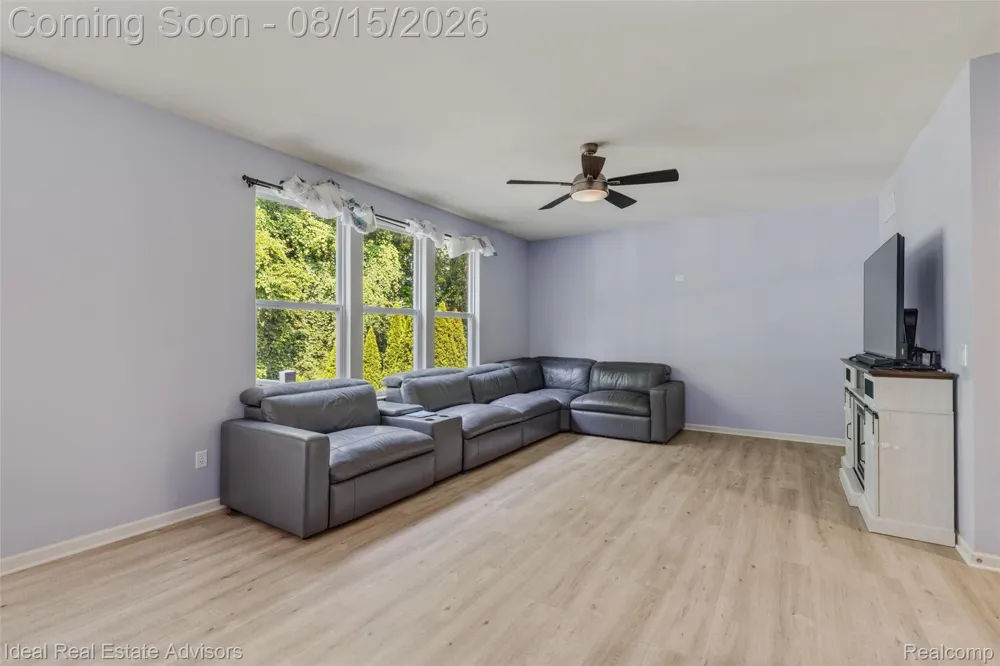 51743 Leshan Drive Chesterfield Township, MI 48047