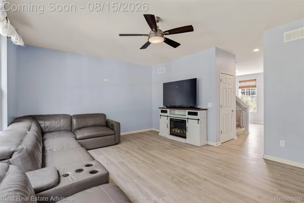 51743 Leshan Drive Chesterfield Township, MI 48047