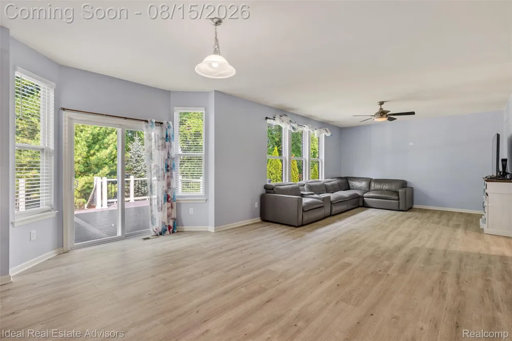 51743 Leshan Drive Chesterfield Township, MI 48047