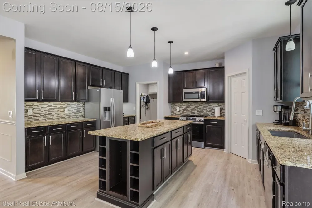 51743 Leshan Drive Chesterfield Township, MI 48047