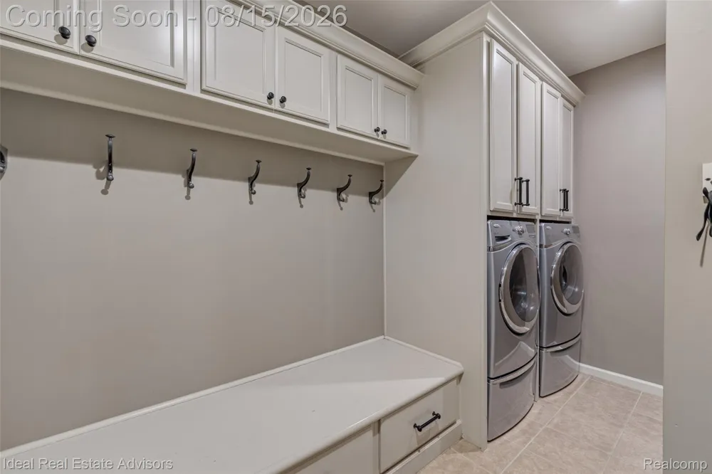 51743 Leshan Drive Chesterfield Township, MI 48047