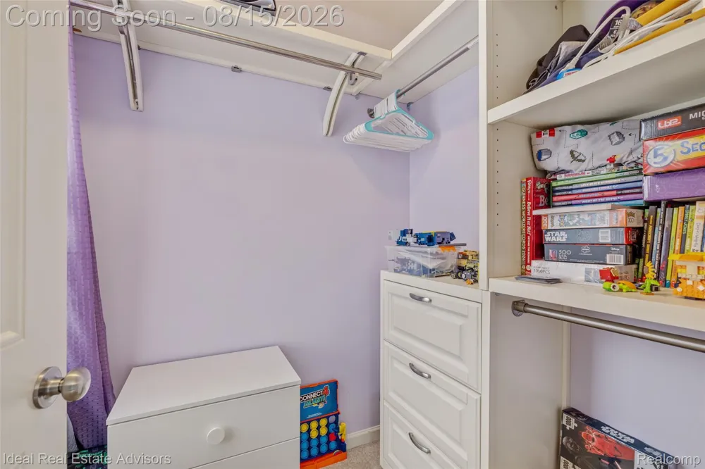 51743 Leshan Drive Chesterfield Township, MI 48047