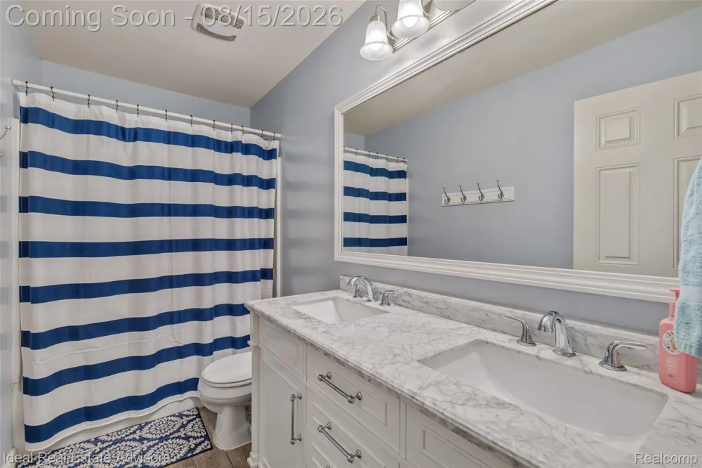51743 Leshan Drive Chesterfield Township, MI 48047