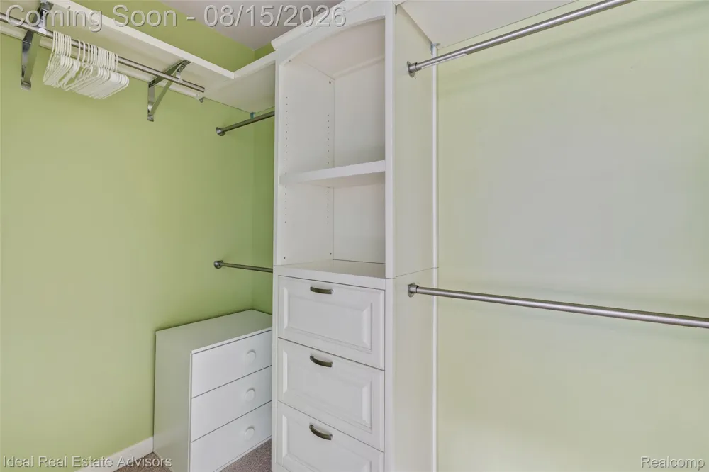51743 Leshan Drive Chesterfield Township, MI 48047