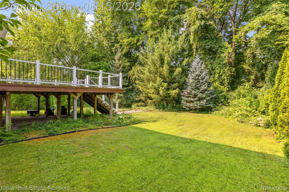 51743 Leshan Drive Chesterfield Township, MI 48047