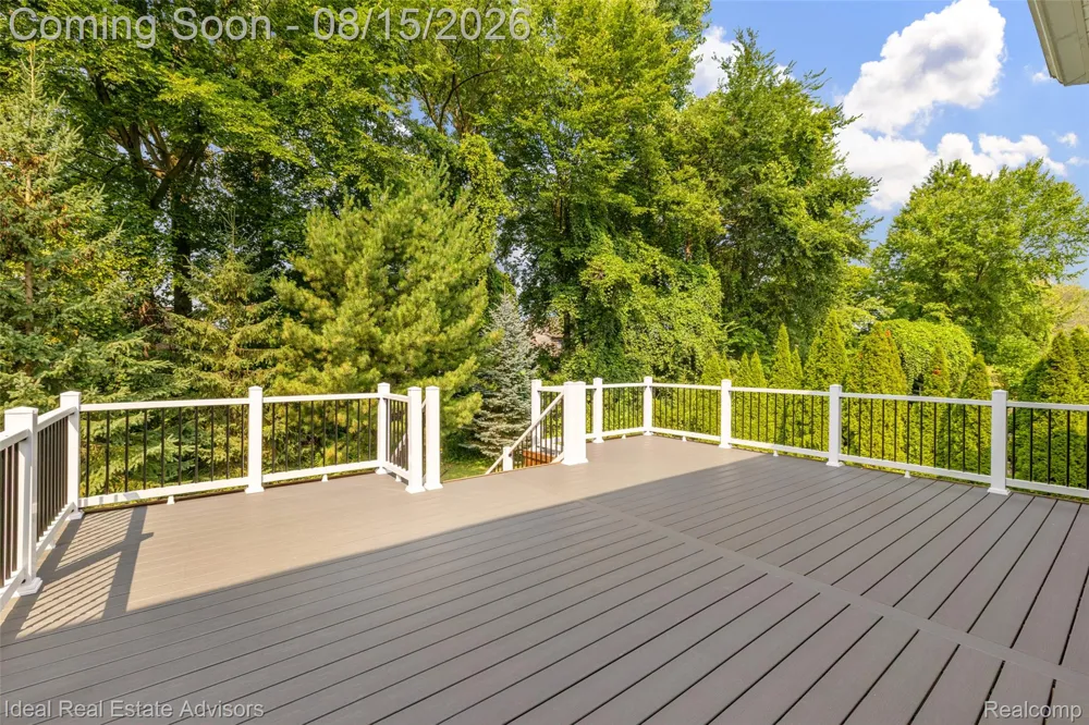 51743 Leshan Drive Chesterfield Township, MI 48047