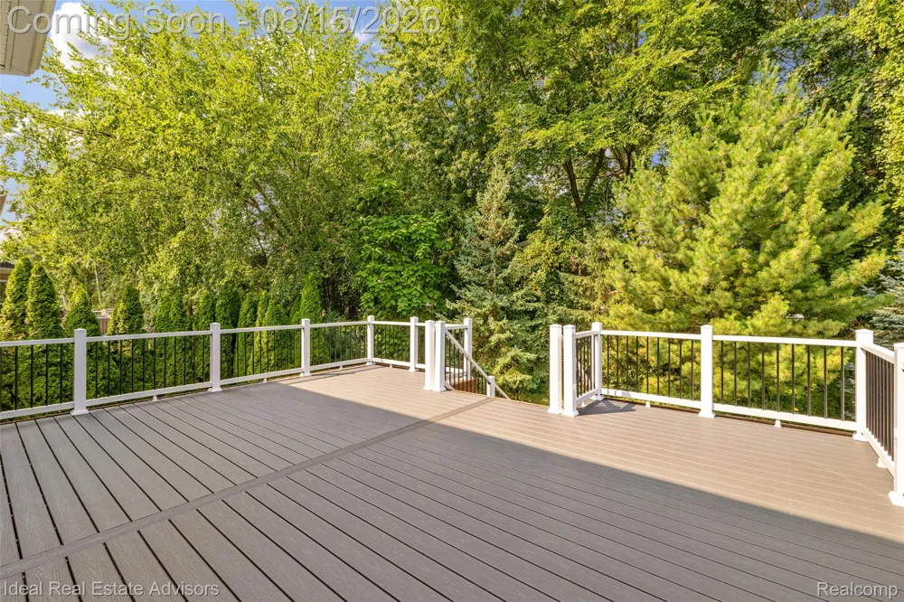 51743 Leshan Drive Chesterfield Township, MI 48047