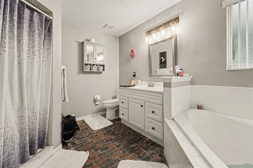 2405 ABALONE BOULEVARD Orlando, FL 32833