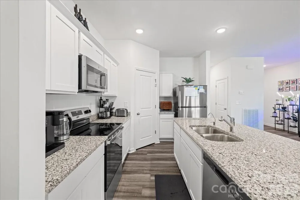 144 BABBLING BROOK DRIVE Clayton, NC 27520