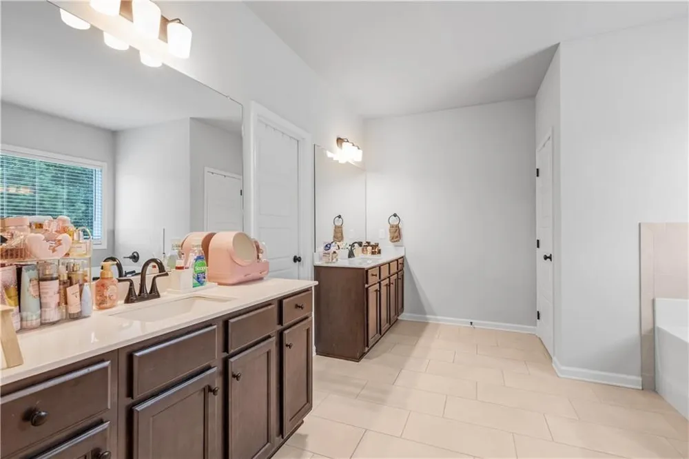 5317 Fox Hill Lane Oakwood, GA 30566