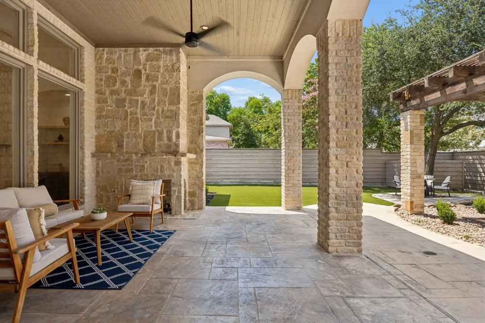 6823 Lakehurst Avenue Dallas, TX 75230
