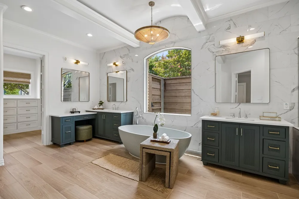 6823 Lakehurst Avenue Dallas, TX 75230